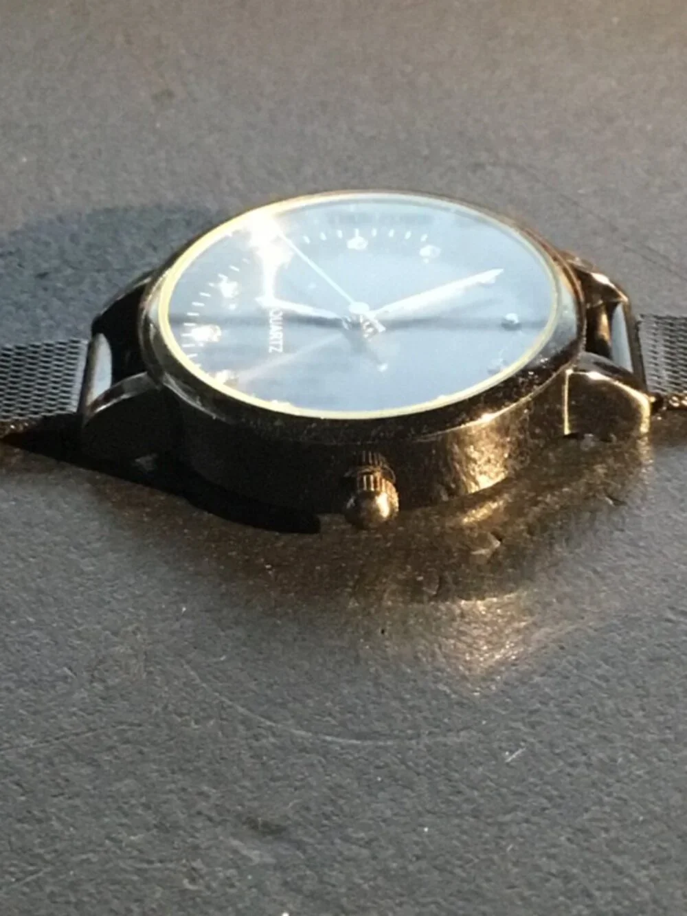 Women Quartz Watch== black/ CZ == Mesh Metal Band== Runs=NEW BATTERY=NICE